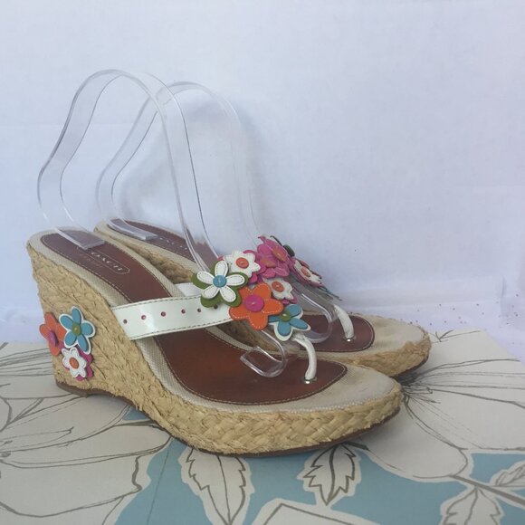 Coach Jesica White Patent Flower Details Wedge Platform Thong Sandal - Size 10 - Picture 1 of 9